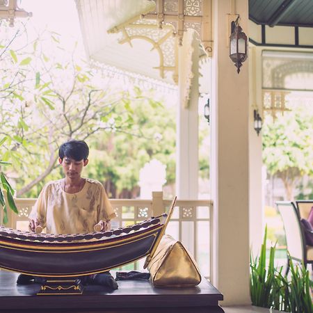 Wora Bura Hua Hin Resort & Spa HHQ Exterior foto Thai musician playing the Ranat Ek