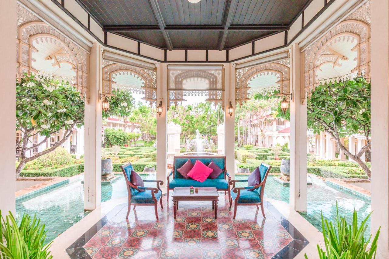 Wora Bura Hua Hin Resort & Spa HHQ Exterior foto The Royal Pool