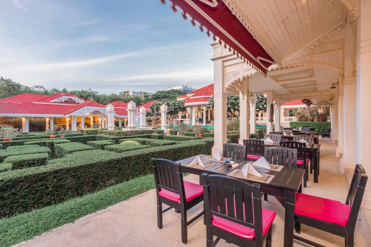 Wora Bura Hua Hin Resort & Spa HHQ Exterior foto The Royal Barai