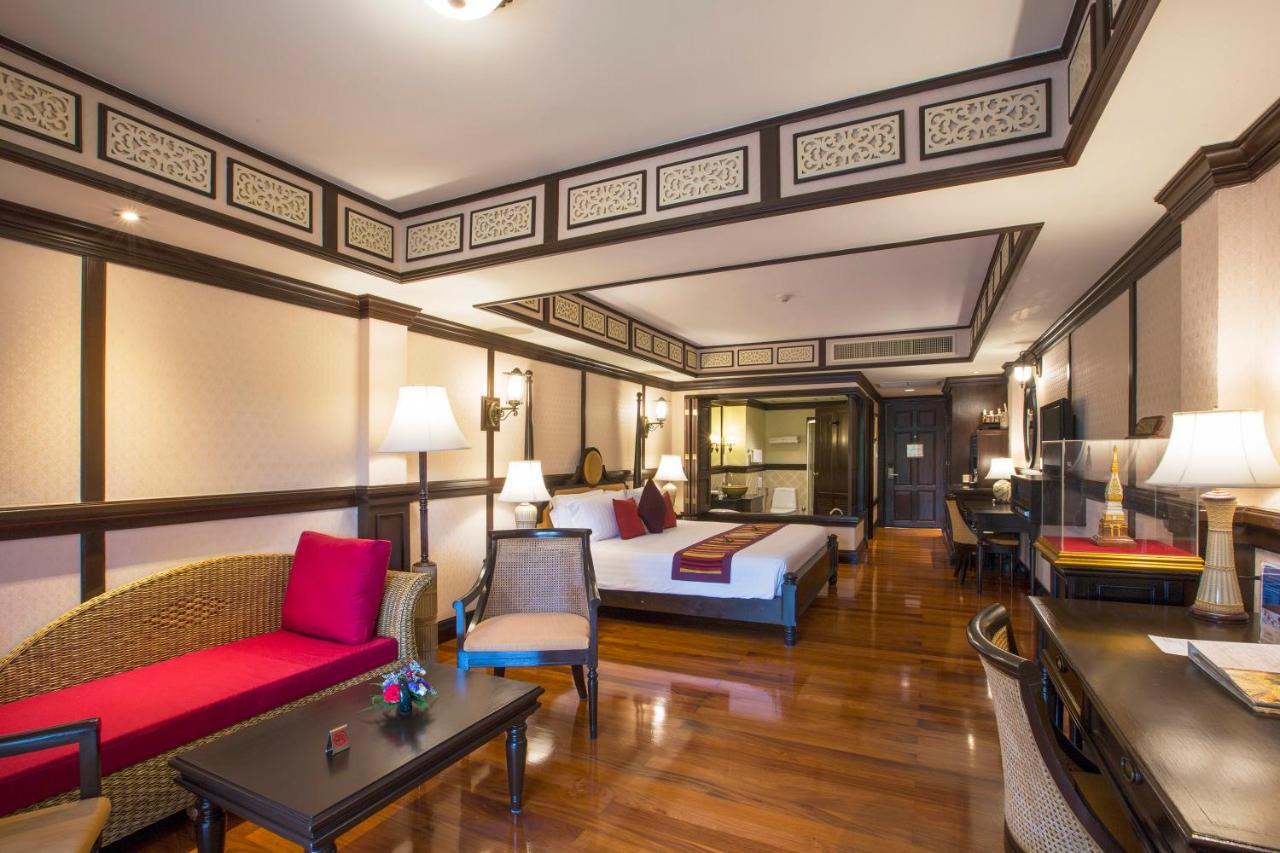 Wora Bura Hua Hin Resort & Spa HHQ Exterior foto A suite at the Royal River Hotel