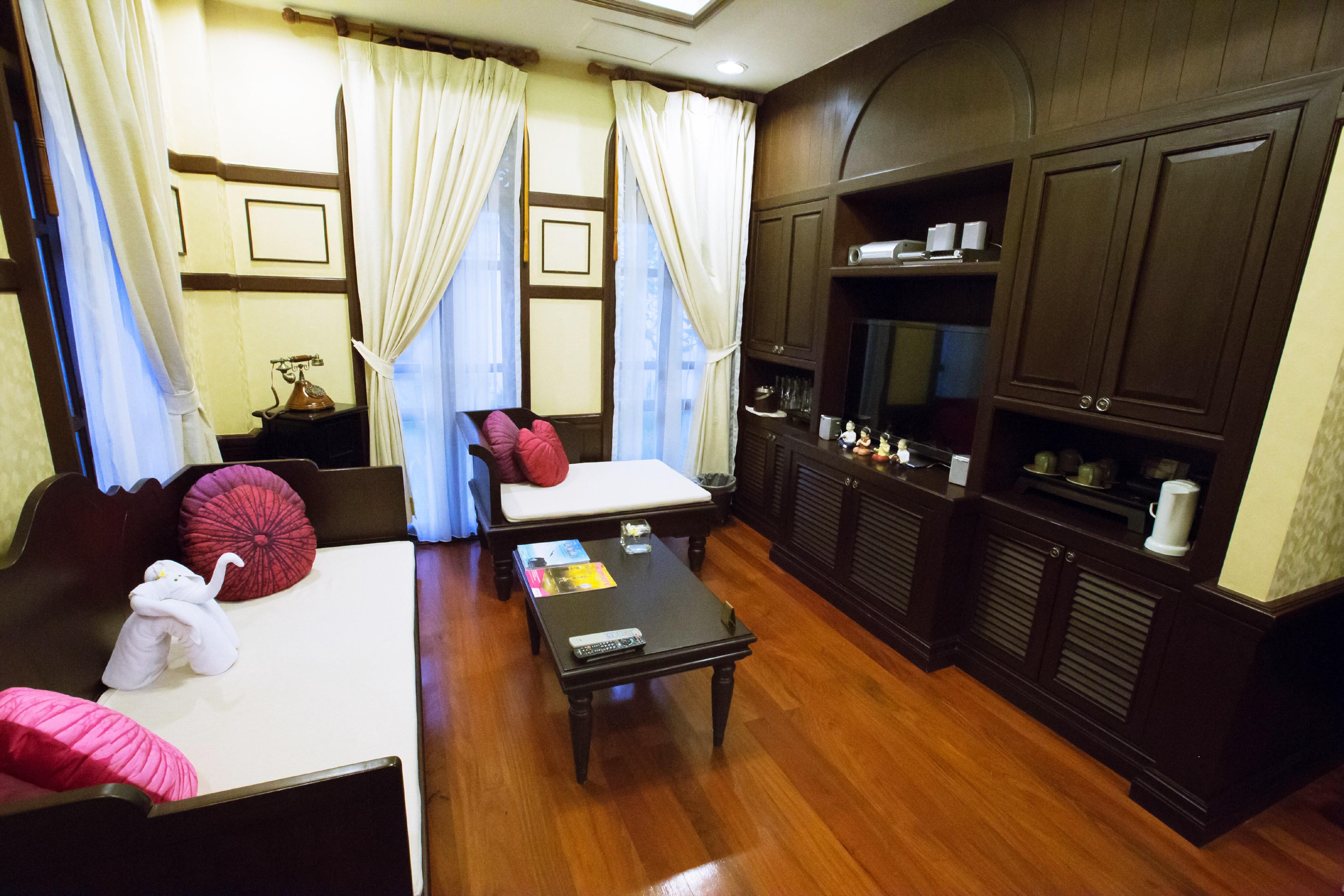 Wora Bura Hua Hin Resort & Spa HHQ Exterior foto A room at the hotel
