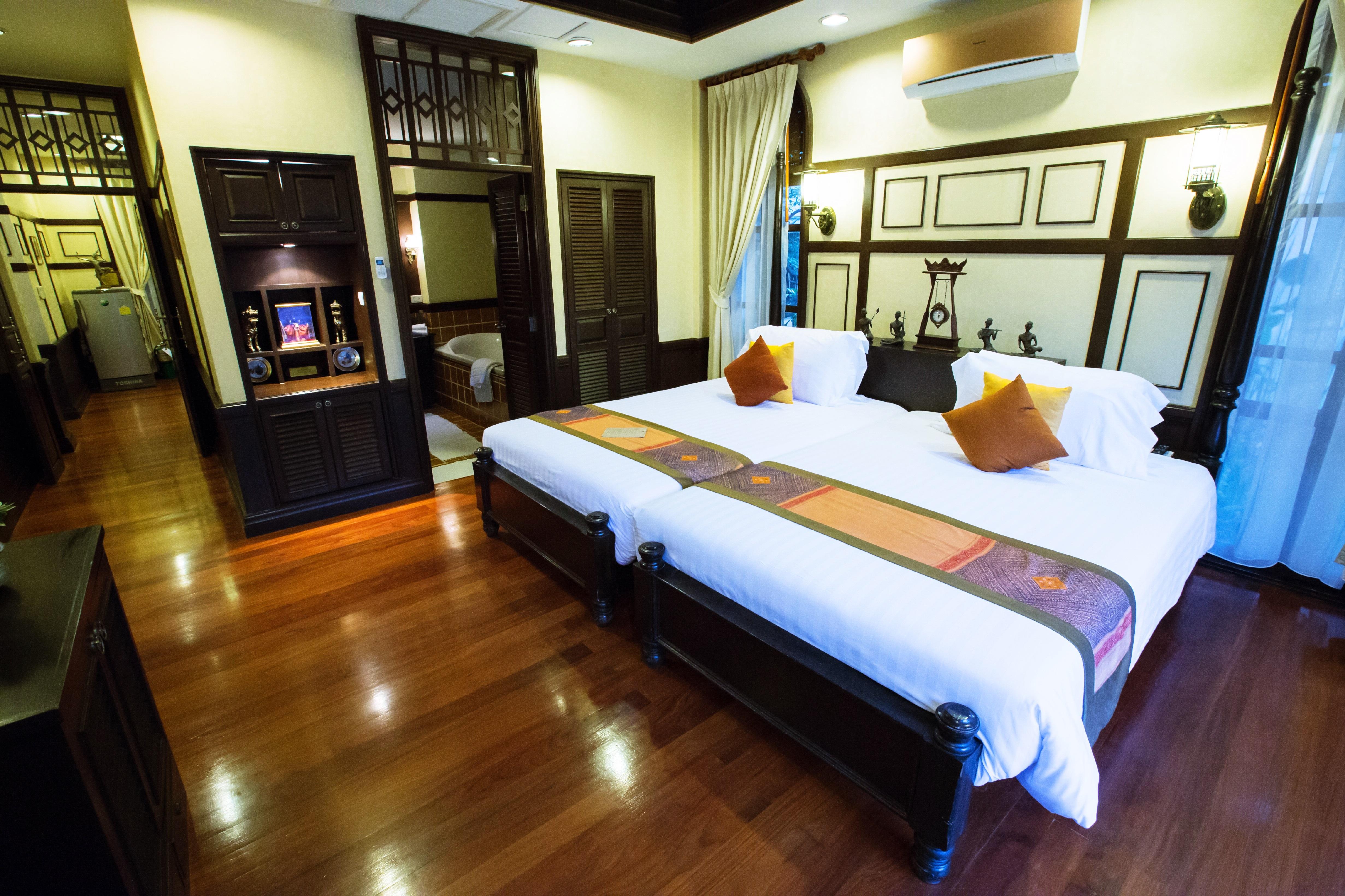 Wora Bura Hua Hin Resort & Spa HHQ Exterior foto A bedroom at the Riverview Suite