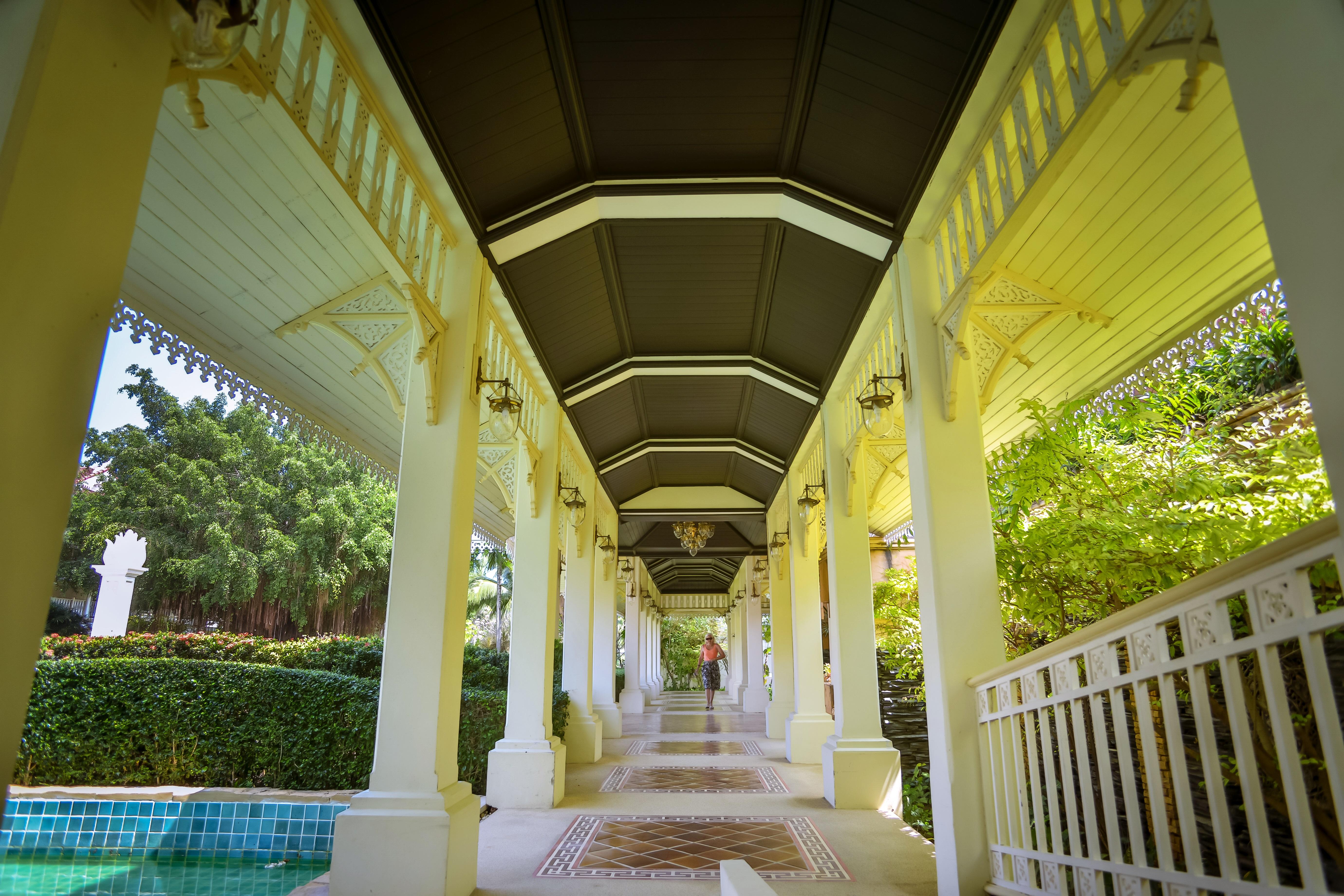 Wora Bura Hua Hin Resort & Spa HHQ Exterior foto The E and O Hotel