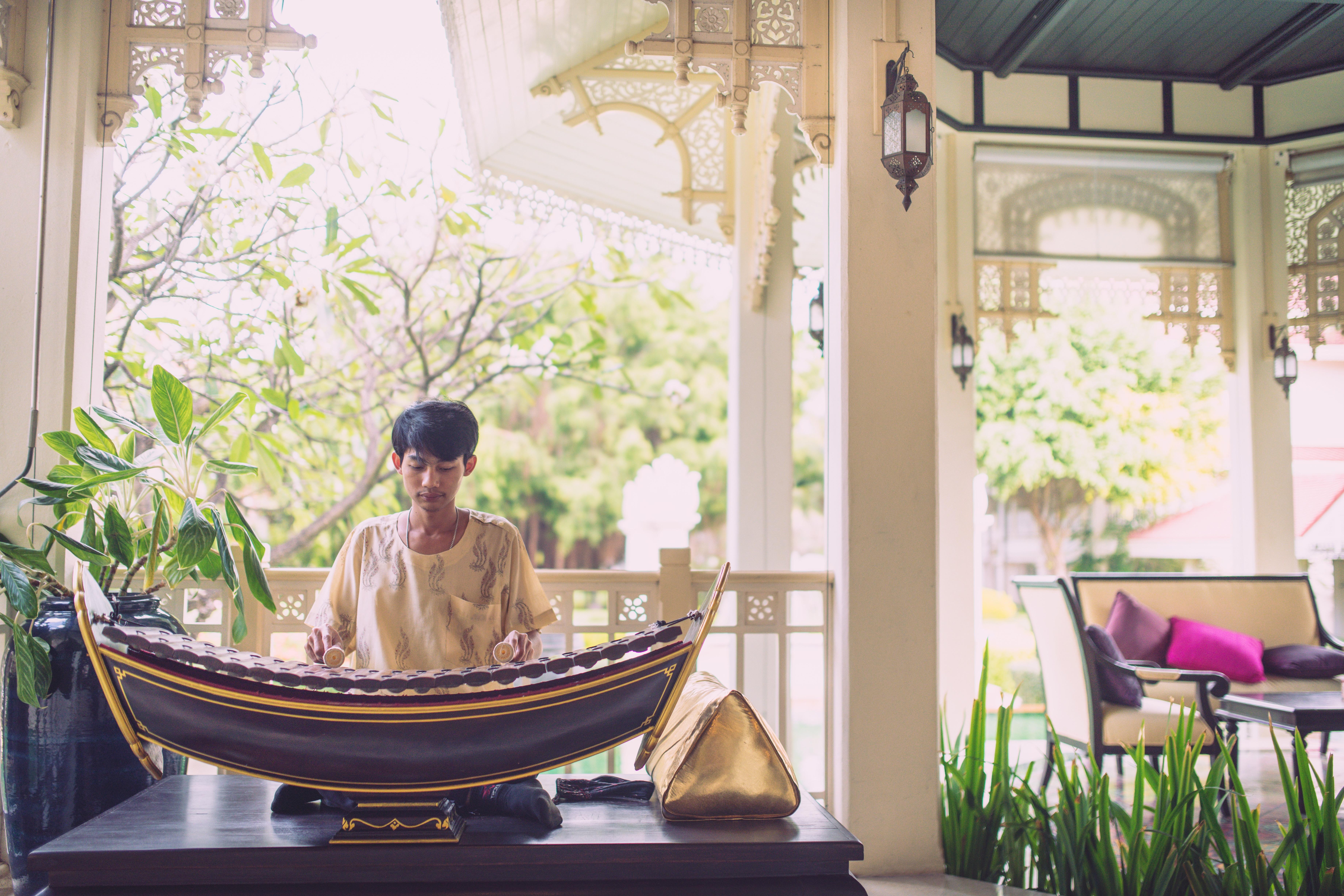 Wora Bura Hua Hin Resort & Spa HHQ Exterior foto Thai musician playing the Ranat Ek