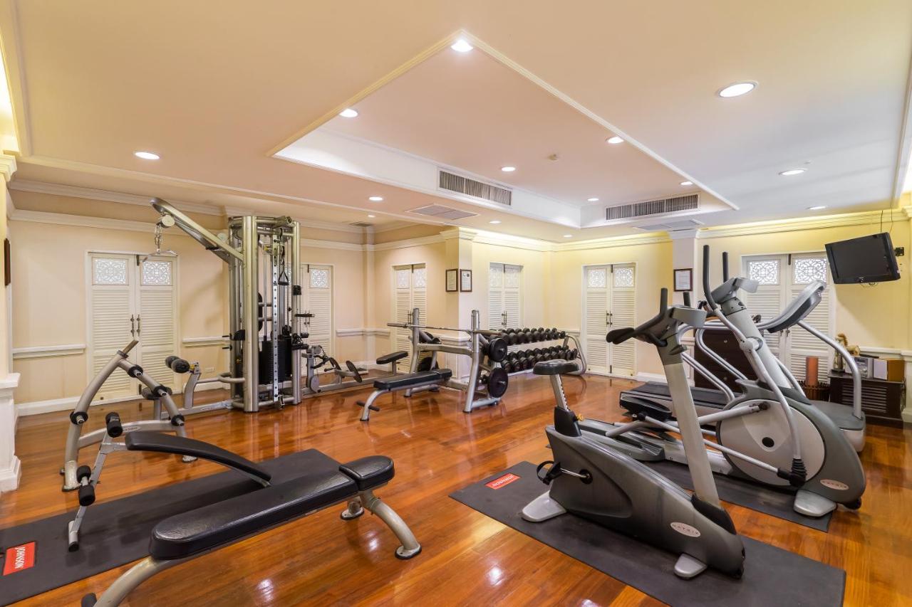 Wora Bura Hua Hin Resort & Spa HHQ Exterior foto The gym at the hotel